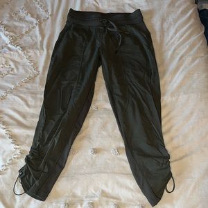 Lululemon cropped studio pant. Drawstring bottom. Green, size 4.